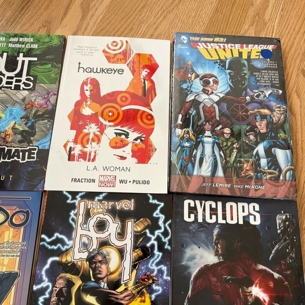 Comic Book Collection Marvel Star Wars Lando Hawkeye LA Woman Outsiders Cyclops